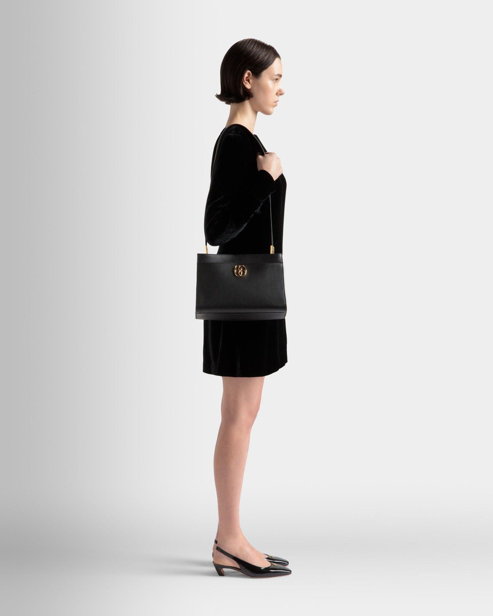 Alternative view of Túi Bally Emblem Shoulder Bag 'Black' 6306504