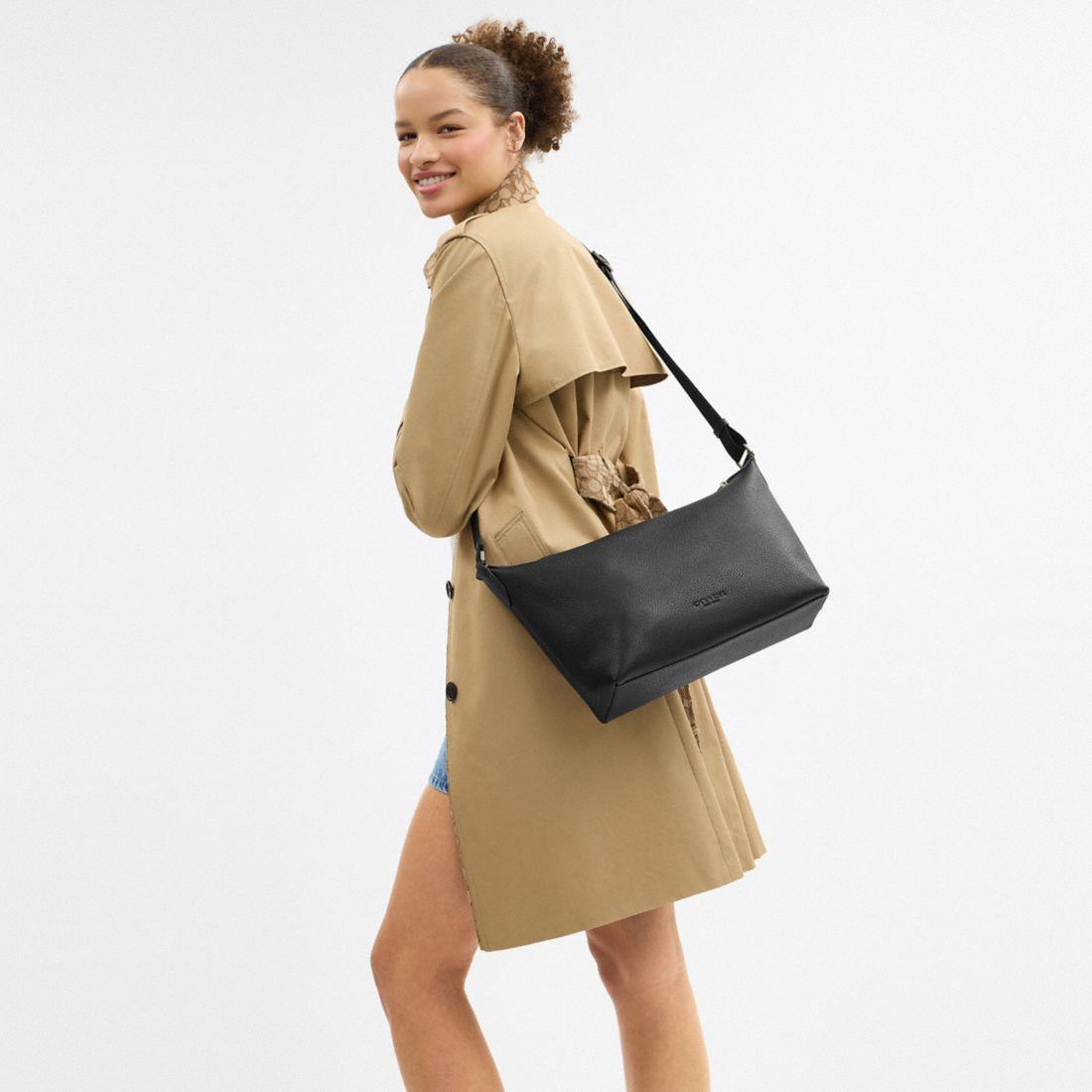 Alternative view of Túi Coach Finn Crossbody 'Black' CAJ70-QBBK