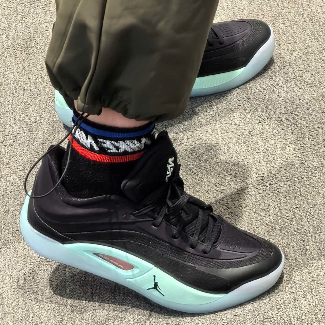 Alternative view of Giày Nike Air Jordan Zion 4 'Black Bright Crimson' FD0591-007