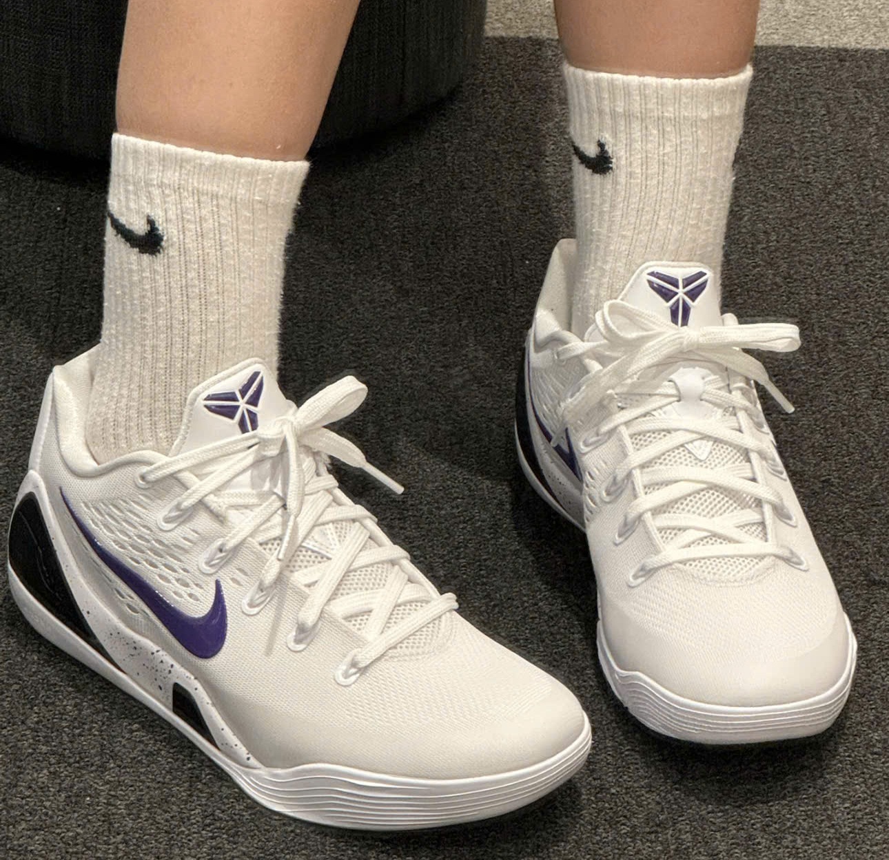 Alternative view of Giày Nike Kobe 9 Elite Low 'White' IH1401-100