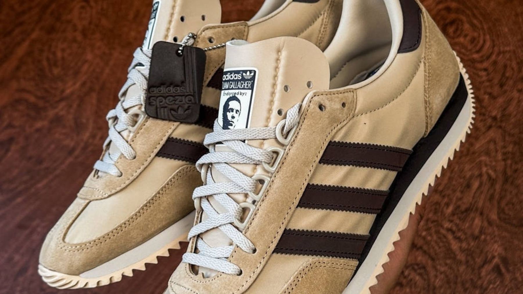 Hinh anh 3: Giay Oasis x adidas SPZL Achille va Marathon: Su ket hop cua Liam va Noel Gallagher