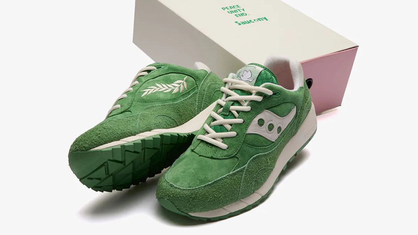 Hinh anh 6: Giay END. va Saucony voi thiet ke tong mau olive