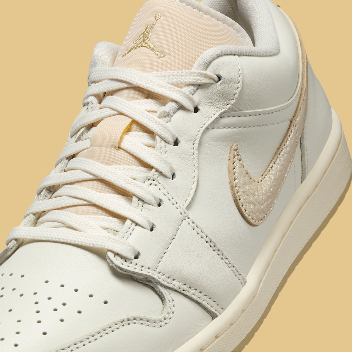 Jordan Brand mang đến diện mạo cao cấp với Air Jordan 1 ‘Metallic Team Gold