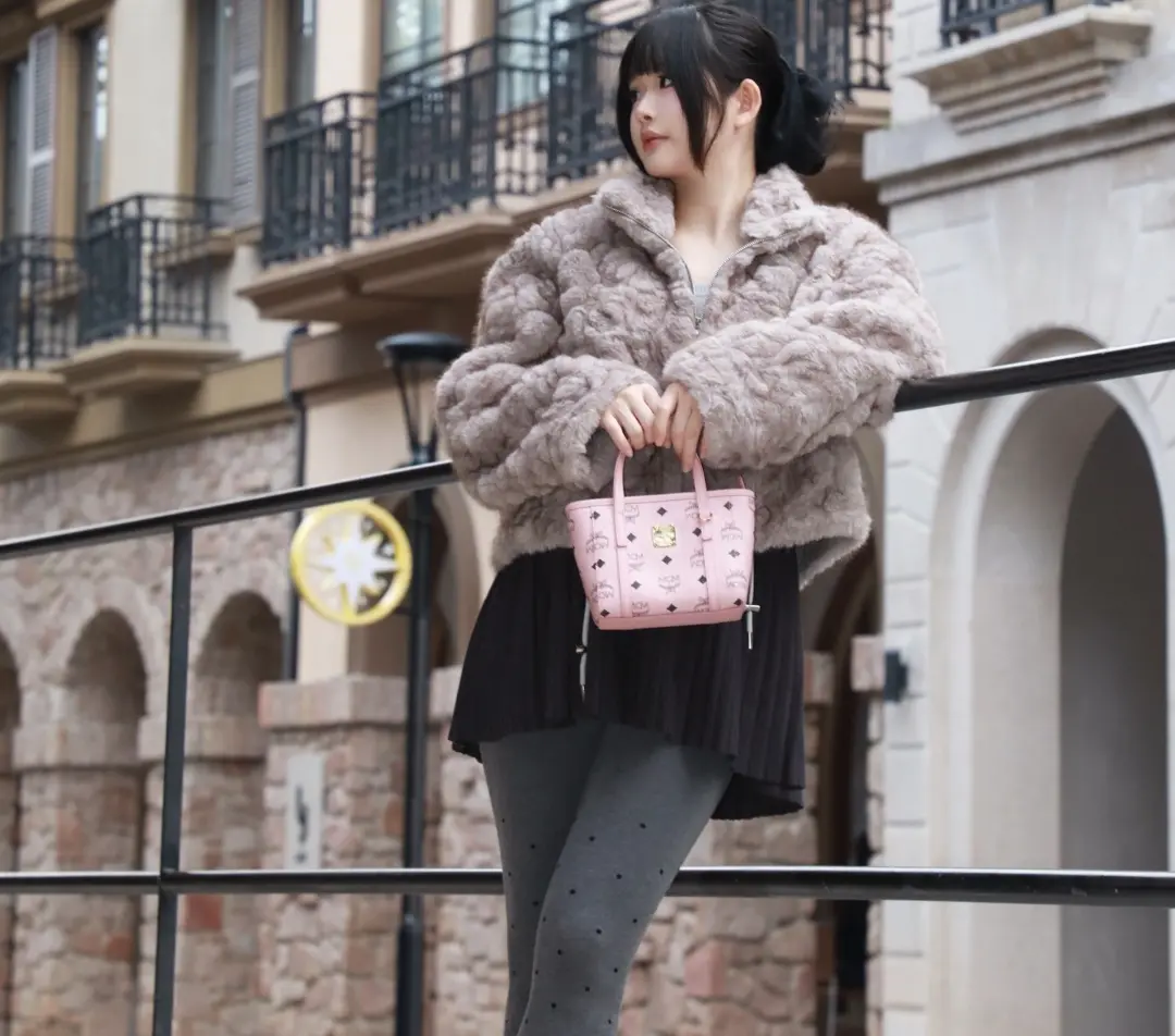 Alternative view of Túi MCM Toni Top-Zip Shopper 'Pink' MWPFSMT03PZ001