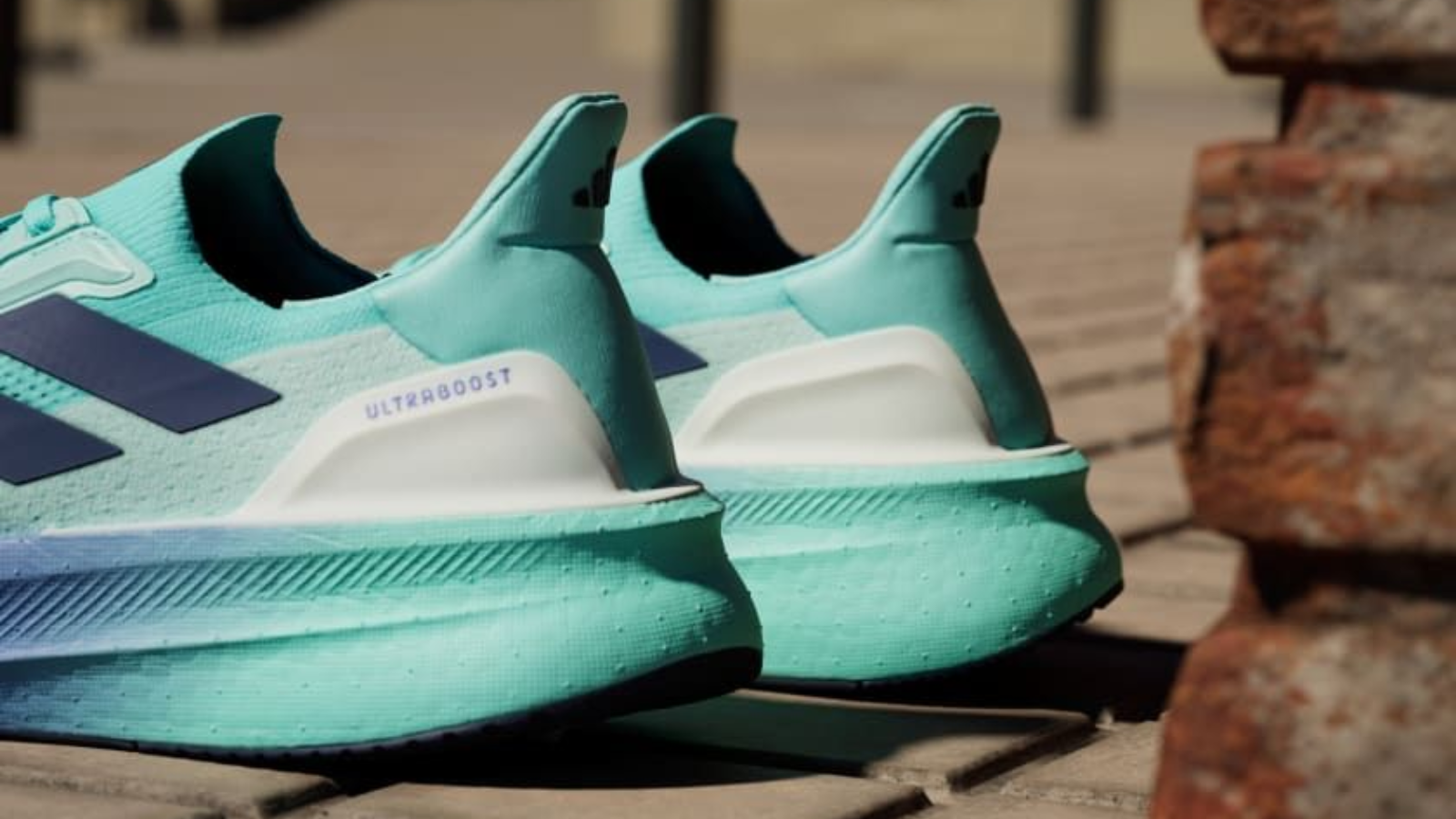 Hinh anh 4: adidas Ultraboost 5X - Giay chay bo nang cap toan dien