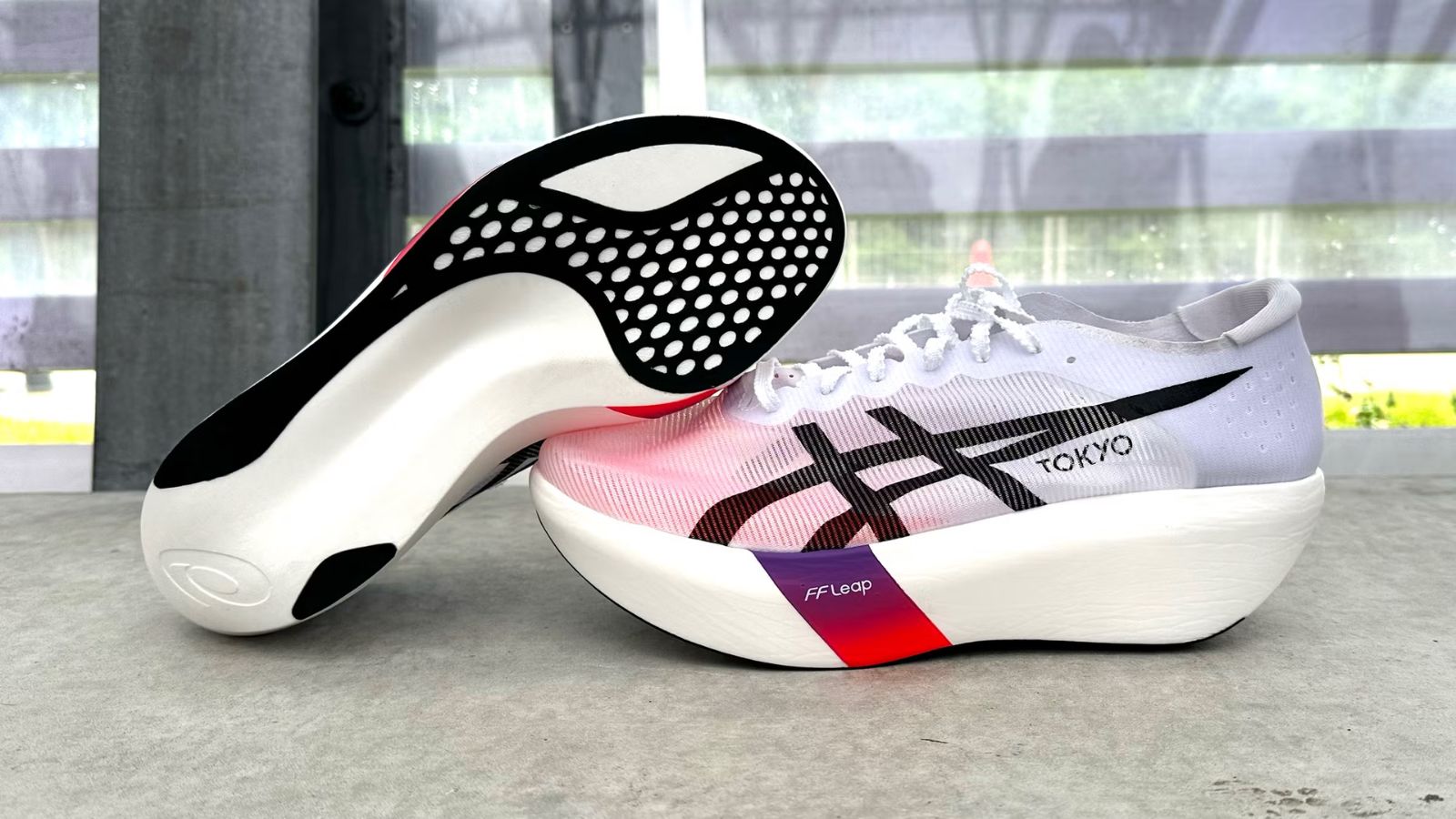 Hinh anh 3: Asics Metaspeed Ray - Giay chay bo sieu nhe va toc do tu Asics