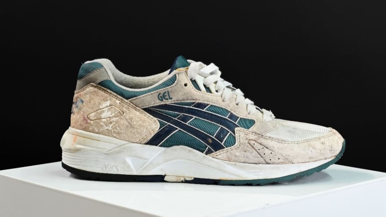 Hinh anh 4: Giay sneakers co den LED khong can pin cua John Mott