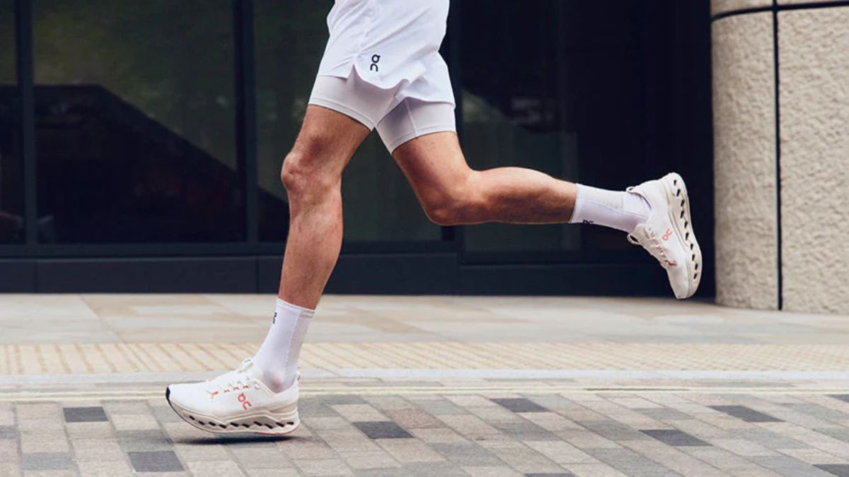 Giay chay bo ON Cloudsurfer Max voi dem em va thiet ke toi gian