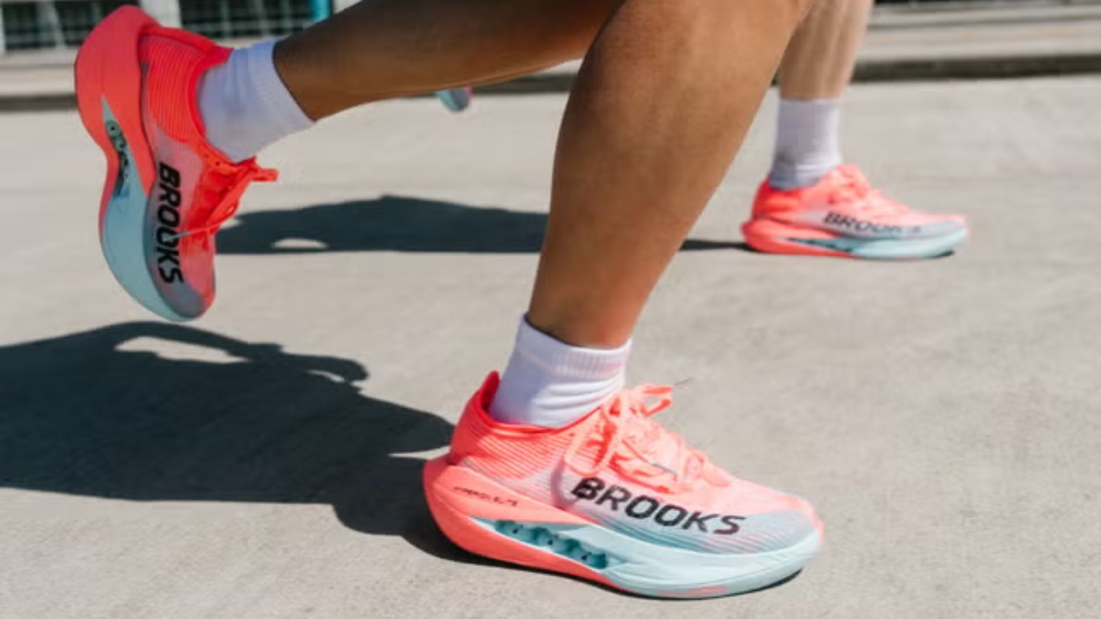 Hinh anh 3: Hinh anh doi giay Brooks Hyperion Elite 5 voi thiet ke toi uu cho runner toc do cao