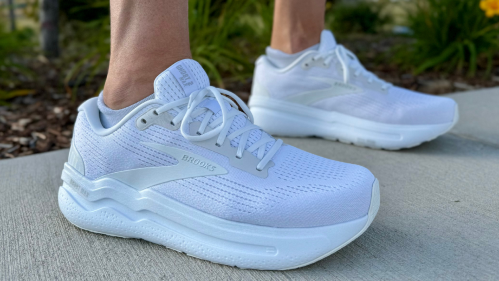 Hinh anh 7: Brooks Ghost Max 2 - Giay chay phuc hoi em ai voi thiet ke dem cao.