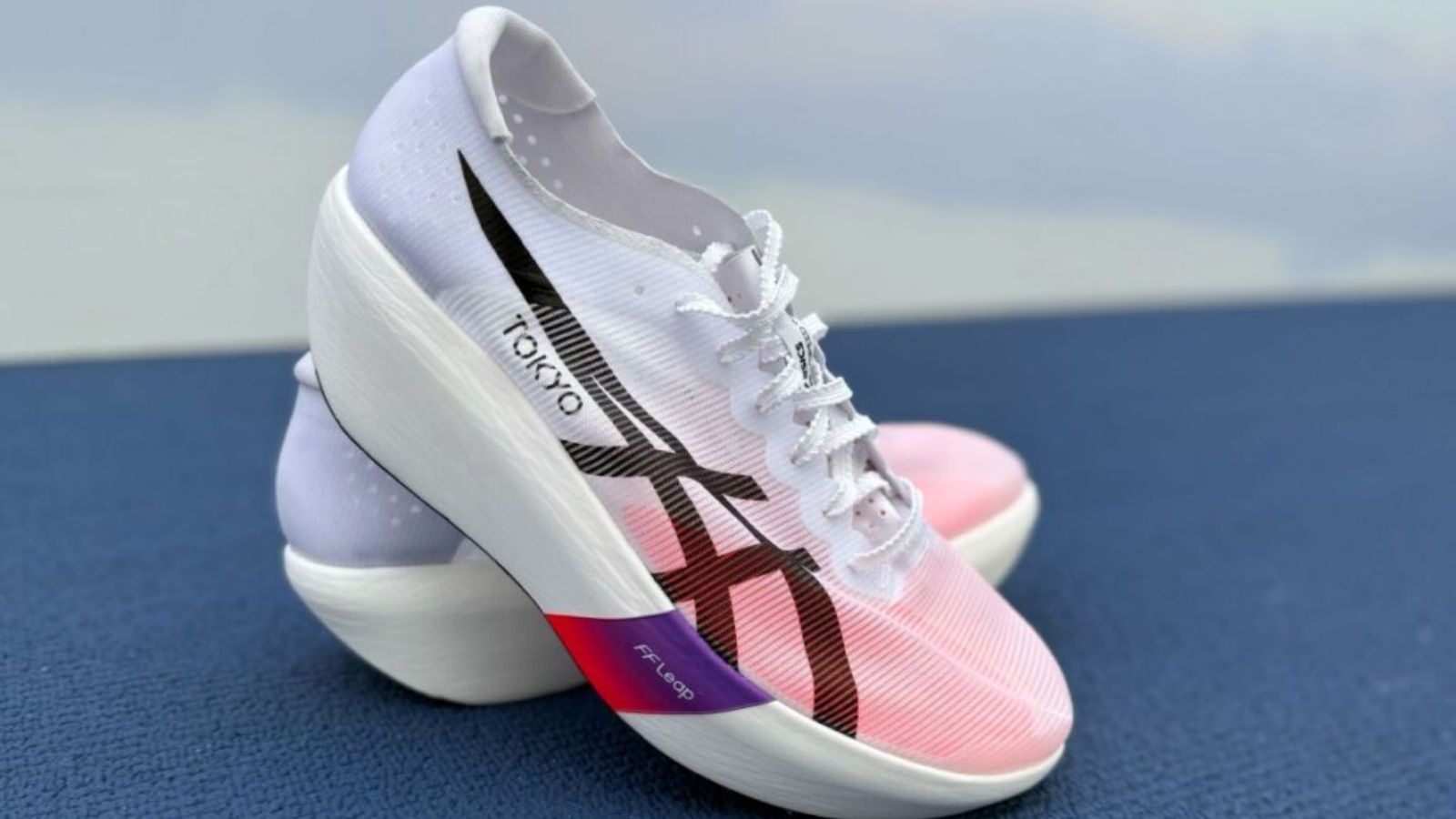 Hinh anh 6: Asics Metaspeed Ray - Giay chay bo sieu nhe va toc do tu Asics