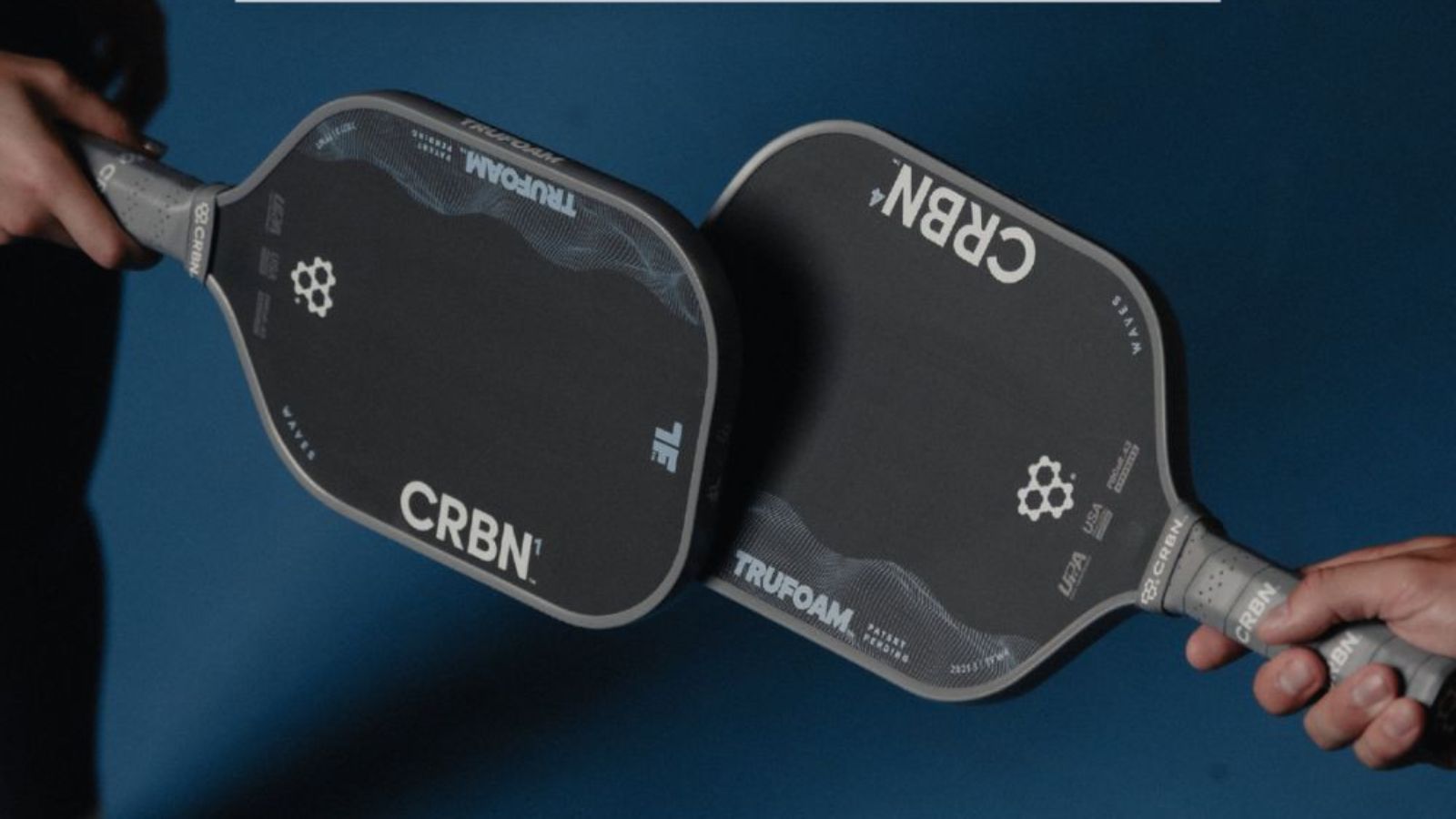 Hinh anh 1: Hinh anh vot CRBN TruFoam Waves - su lua chon tinh te cho nguoi choi pickleball