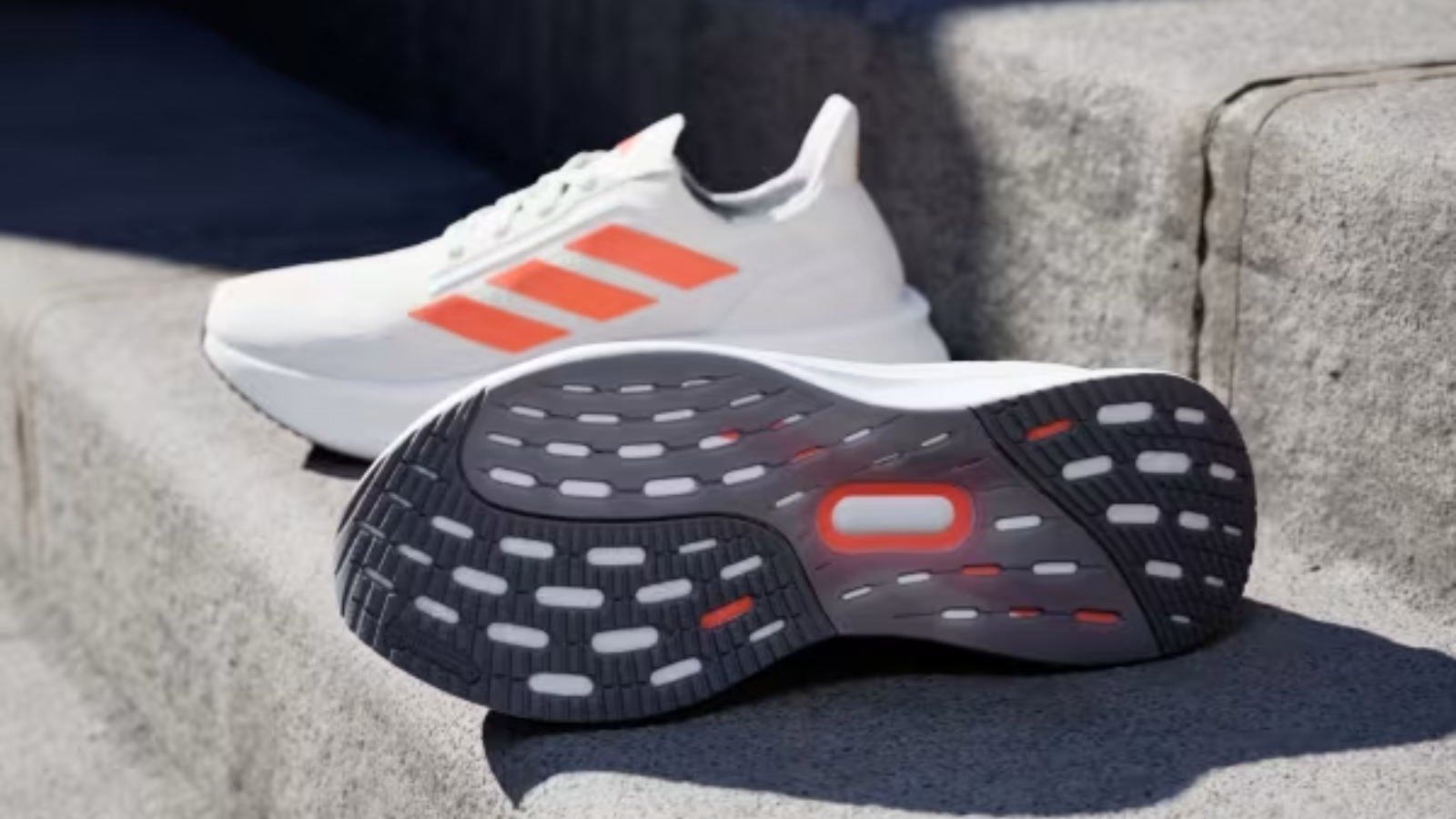 Hinh anh 2: adidas Ultraboost 5X - Giay chay bo nang cap toan dien