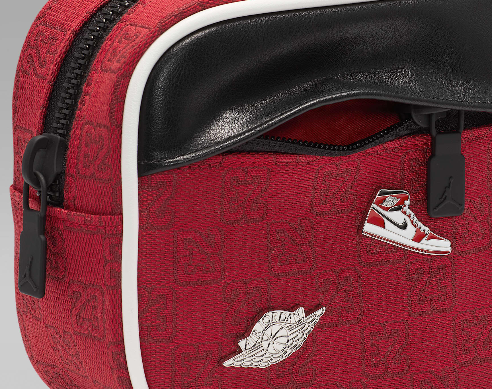 Alternative view of Túi Nike Jordan 23 Monogram Camera Bag 'Varsity Red' HQ7569-636
