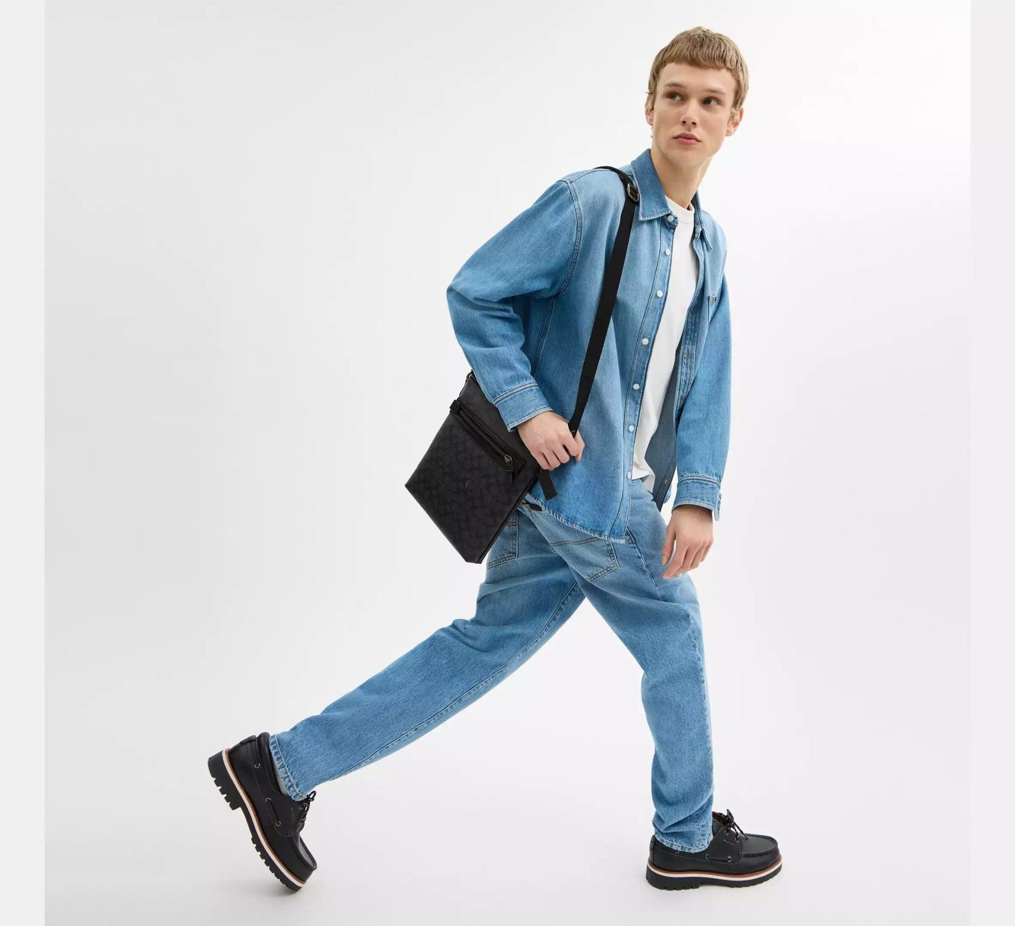 Alternative view of Túi Coach Slim Messenger Bag 'Black' CW227-QBMI5