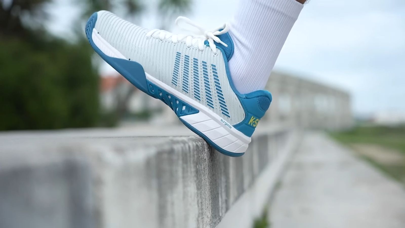 Hinh anh 3: K-Swiss Hypercourt Express 2: Su lua chon ly tuong cho nguoi choi tennis va pickleball