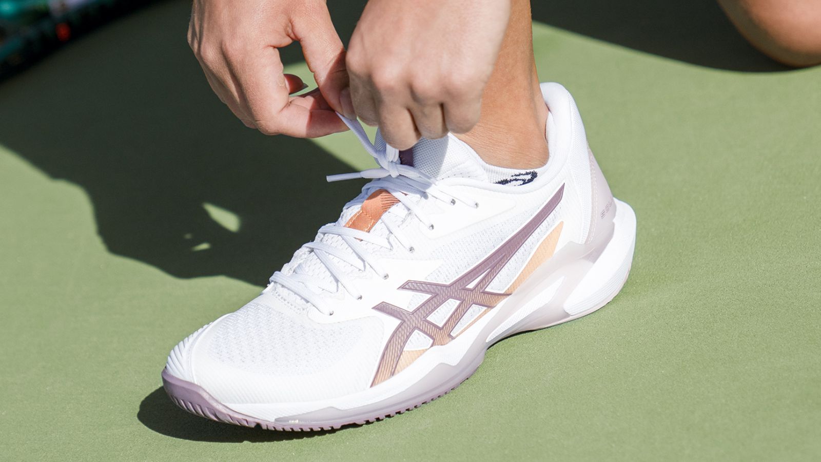 Hinh anh 6: Giay tennis nu hang dau nam 2025 voi thiet ke hien dai va hieu suat cao.