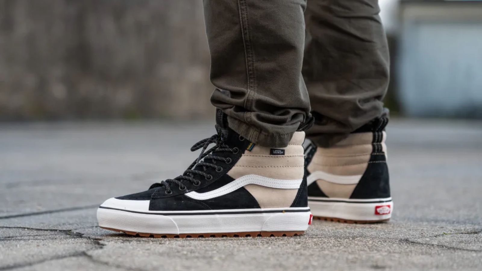 Hinh anh 5: Hinh anh cac doi sneakers co cao hang dau nam 2025