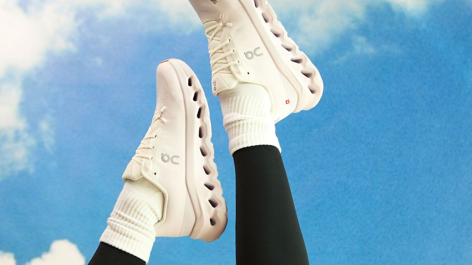 Hinh anh 1: Hinh anh cac mau giay di bo tot nhat cho nu nam 2025