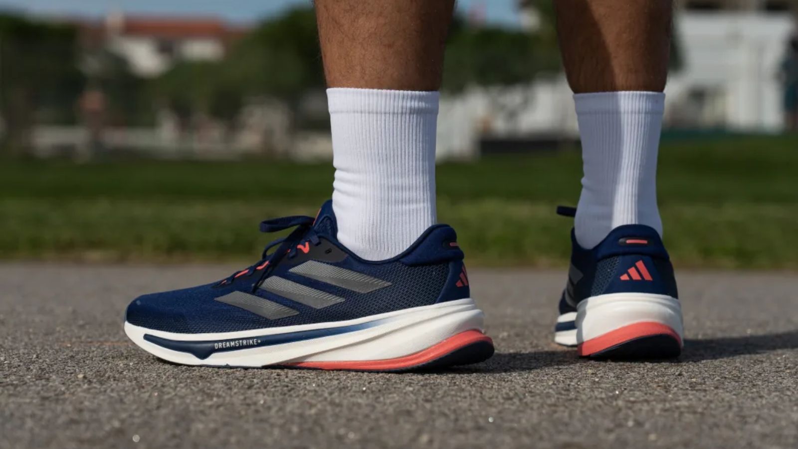 Hinh anh 6: Giay chay bo voi toebox rong, ly tuong cho van dong vien