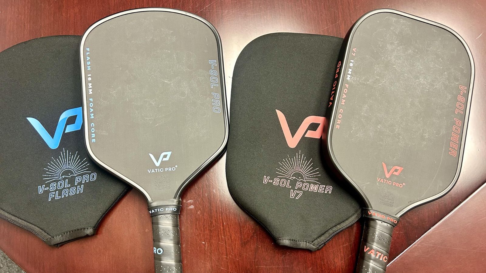 Hinh anh 1: Vot pickleball Vatic Pro V-Sol Power va Pro voi cong nghe loi xop tien tien