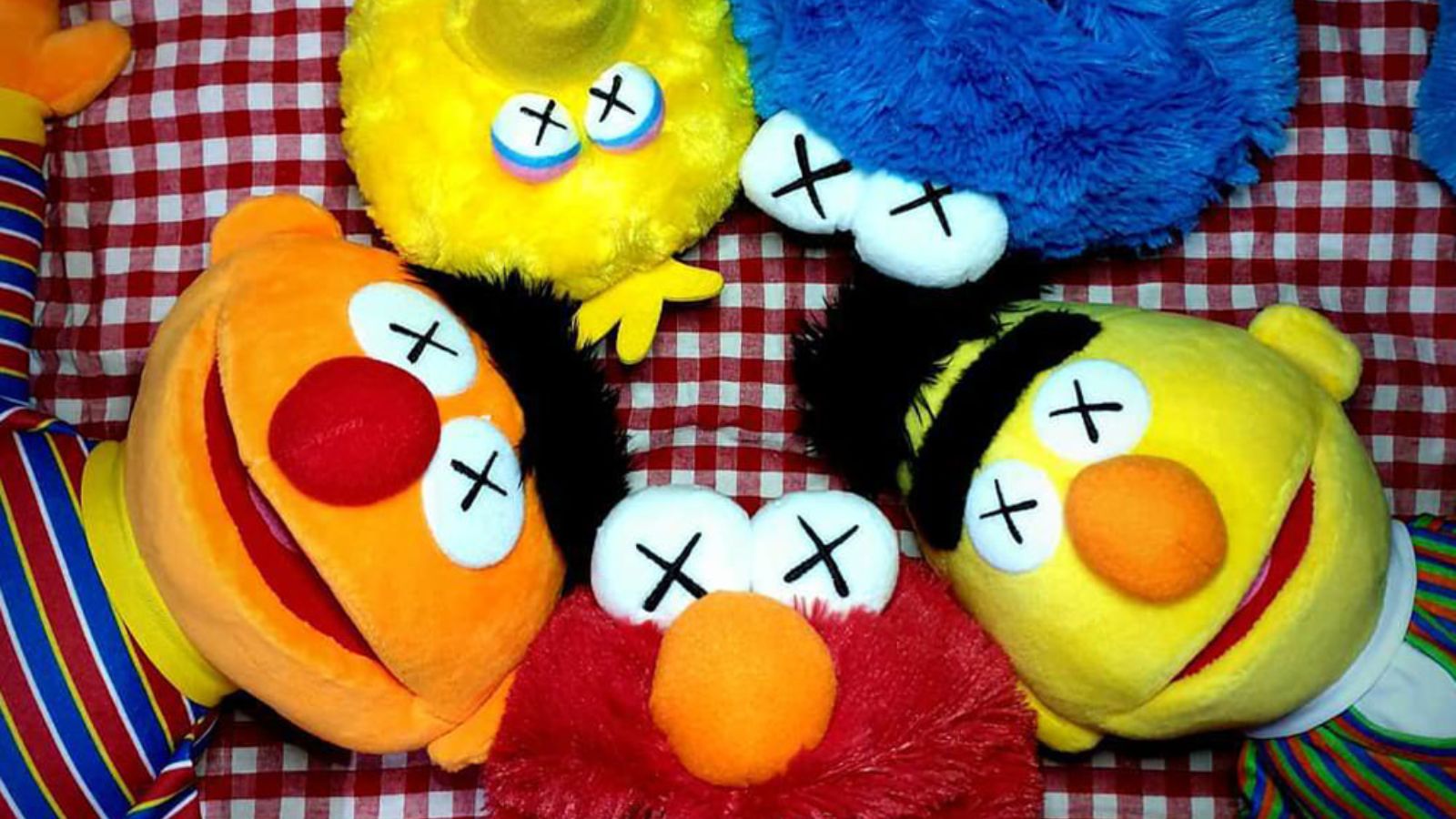 Hinh anh 2: Bo suu tap Sesame Street cua KAWS, nghe thuat duong dai