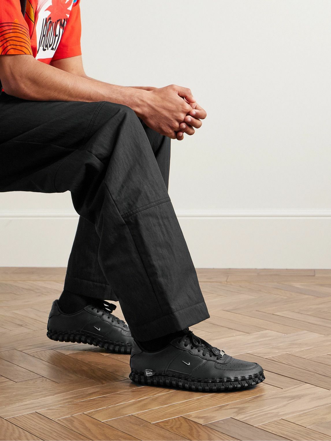 Nike và Jacquemus "Dệt" lại huyền thoại J Force 1 với đế Waffle