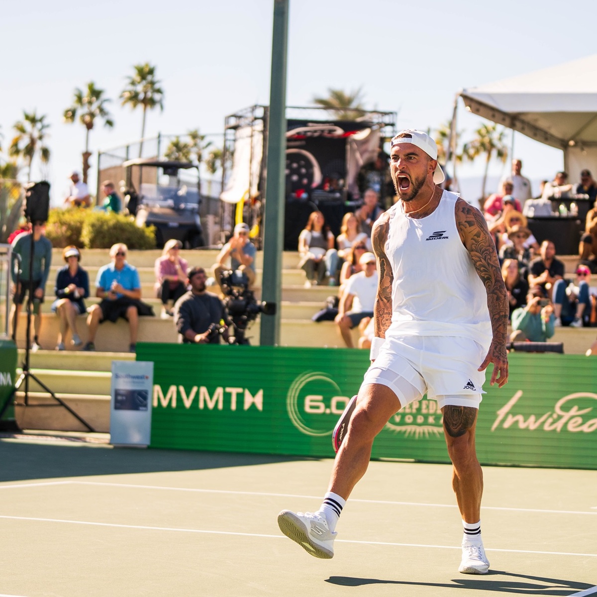 Hinh anh 4: Tyson McGuffin tren san voi giay Skechers Viper Court Pro