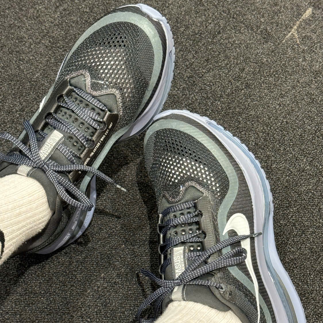 Alternative view of Giày Nike Air Zoom Pegasus 'Black Metallic Silver' HQ2592-005