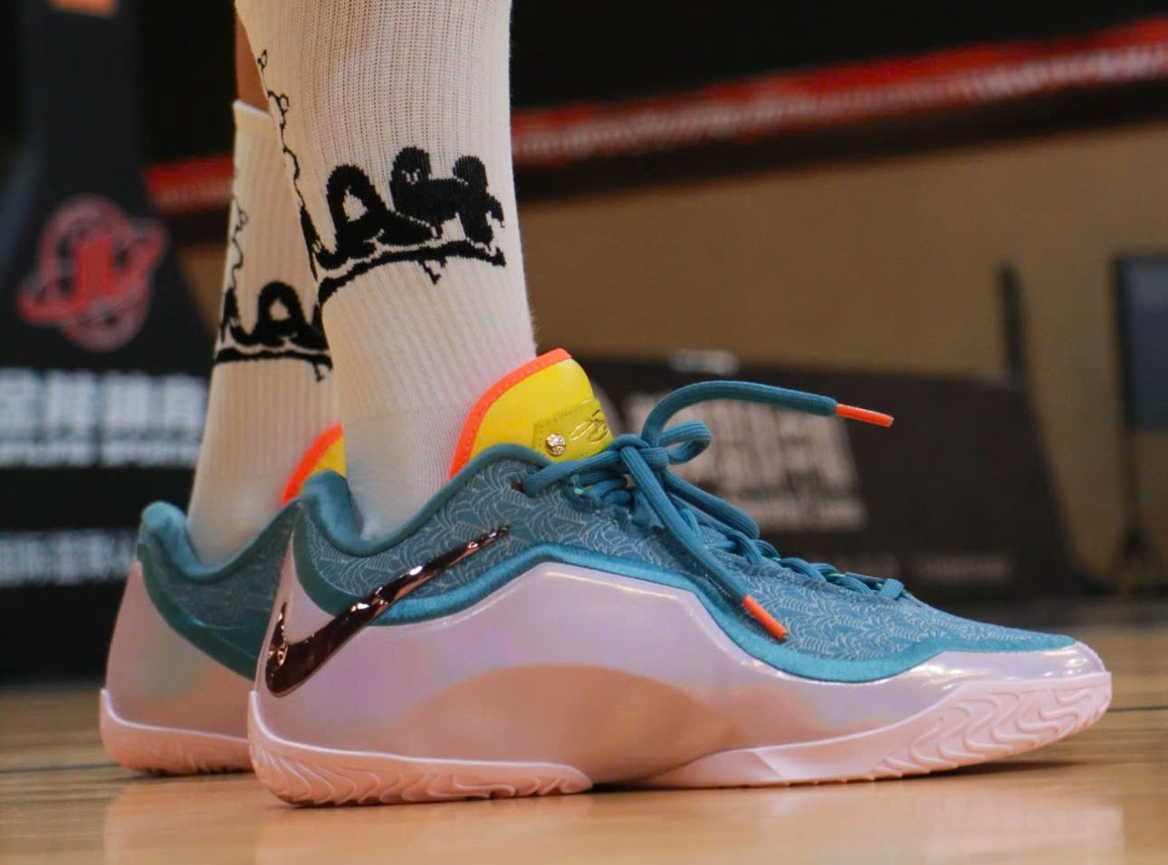 Alternative view of Giày Nike LeBron 23 Alt EP 'Miami Twice' IH1514-001