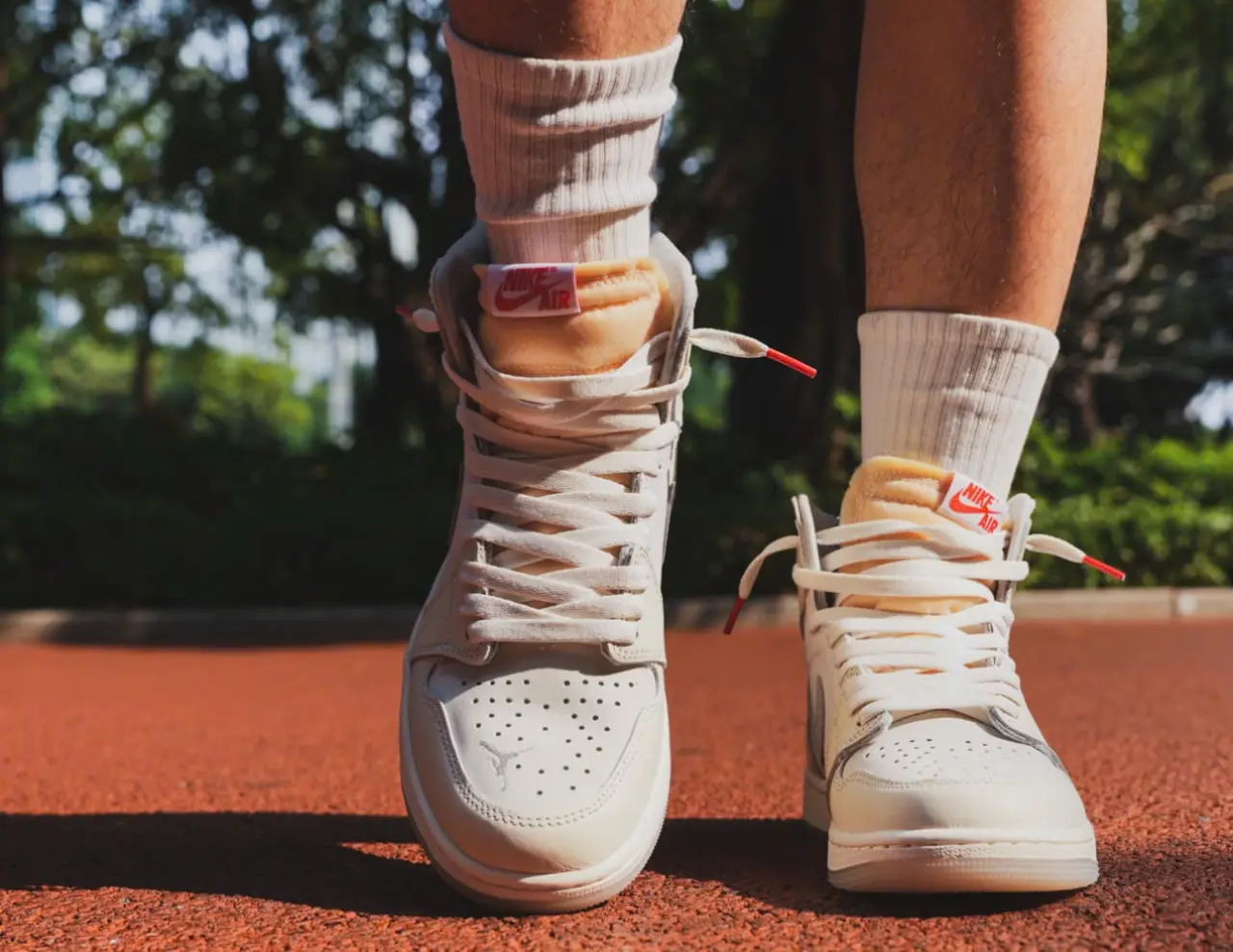 Alternative view of Giày Nike Air Jordan 1 Retro High OG 'Sail University Red' IH4363-100
