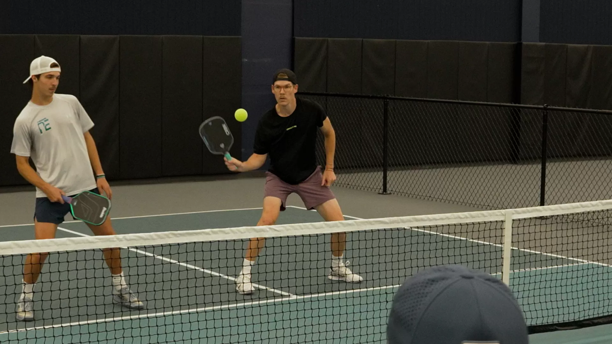 Hinh anh 3: Vot pickleball CRBN TruFoam Waves voi cong nghe TruFoam va Waves