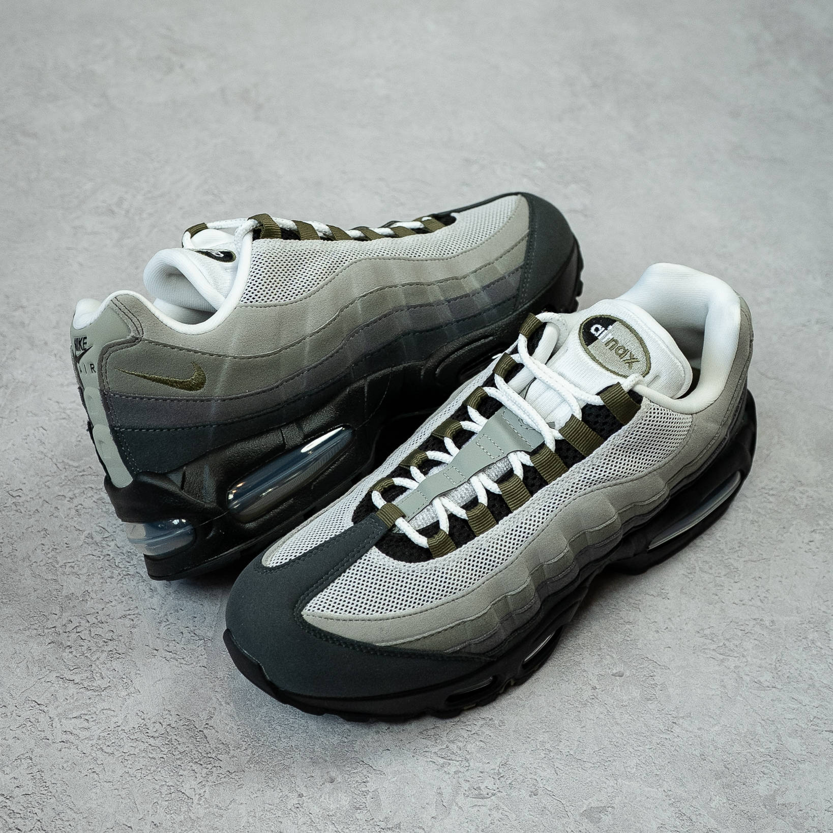 Nike Air Max 95 Big Bubble OG 'Medium Olive' ra mắt vào mùa thu 2025