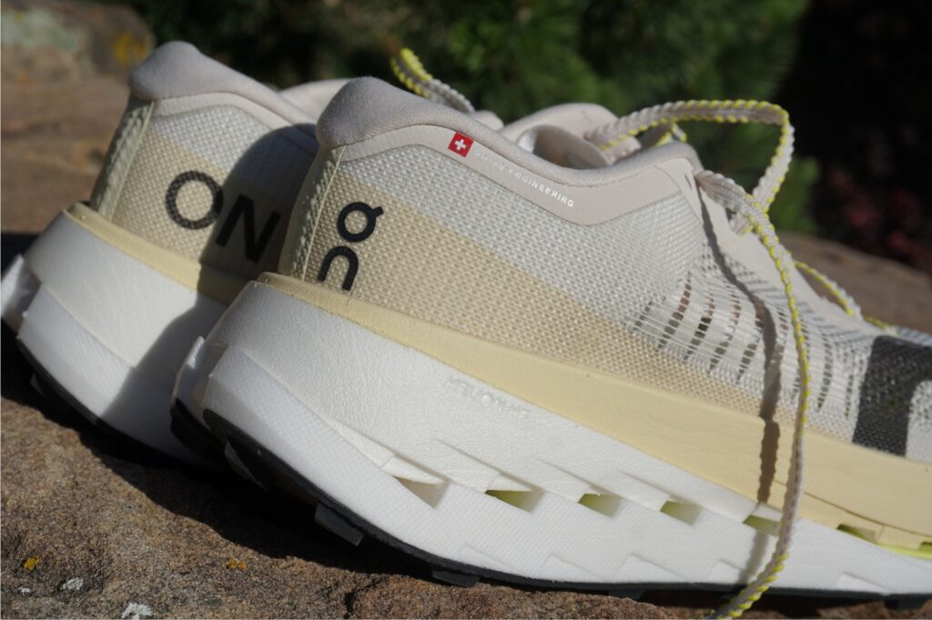 Hinh anh 6: Giay chay trail On Cloudultra Pro tren duong mon