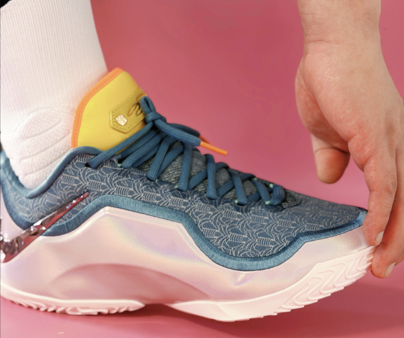 Alternative view of Giày Nike LeBron XXIII 'Miami Twice' IM9005-001