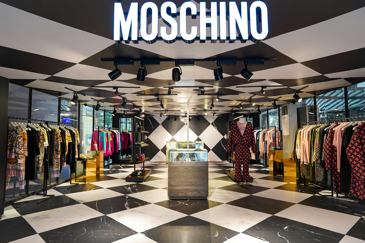 Hinh anh 1: Chai nuoc hoa Moschino Fresh Couture voi thiet ke doc dao