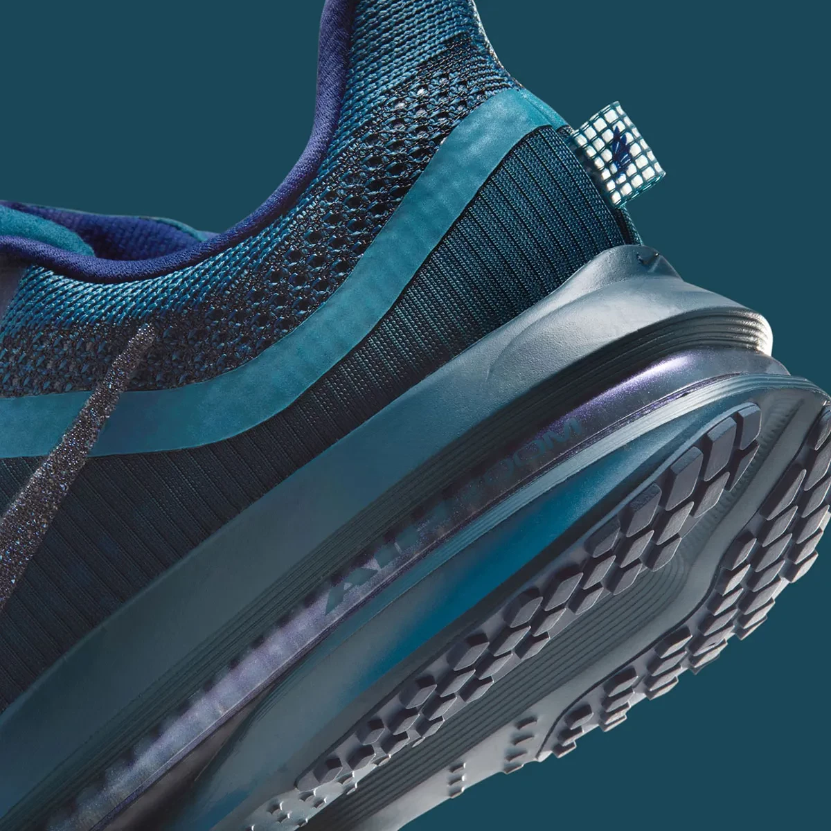 Swarovski x Nike: Bản phối Pegasus Premium mang vẻ đẹp thanh lịch tuyệt đối