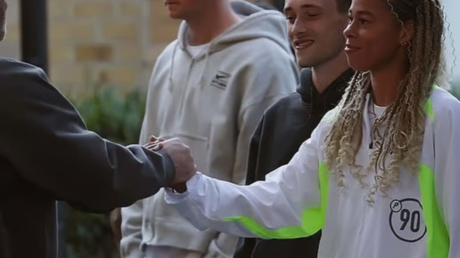 Hinh anh 2: Hinh anh bo suu tap Palace x Nike Total 90 voi Wayne Rooney