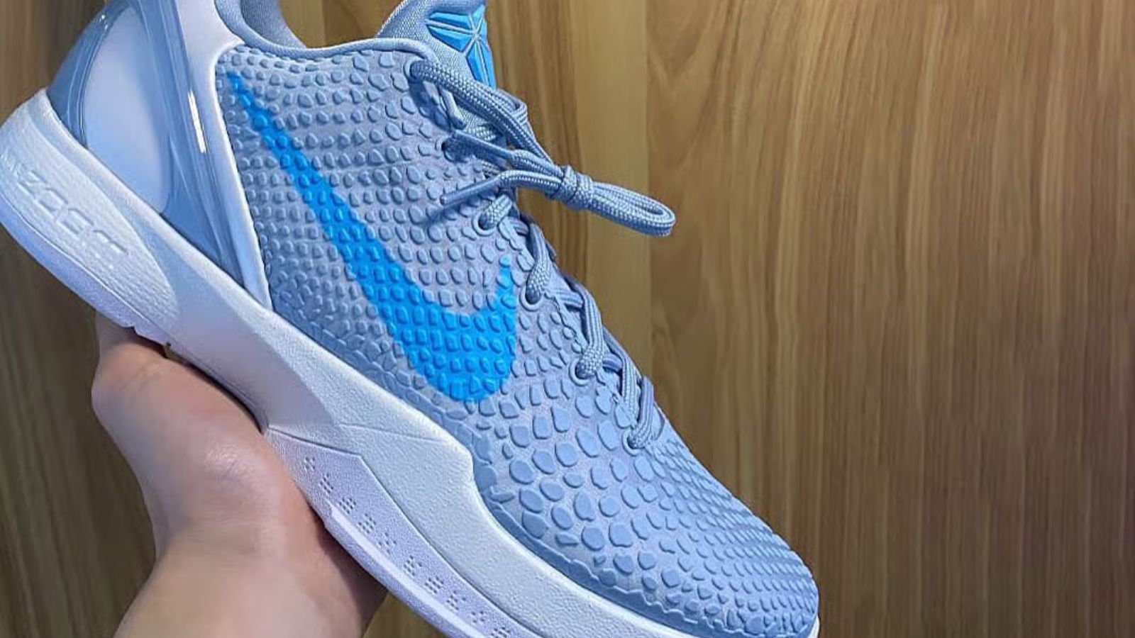 Hinh anh 6: Nike Kobe 6 Protro 'Light Armory Blue' voi Caitlin Clark