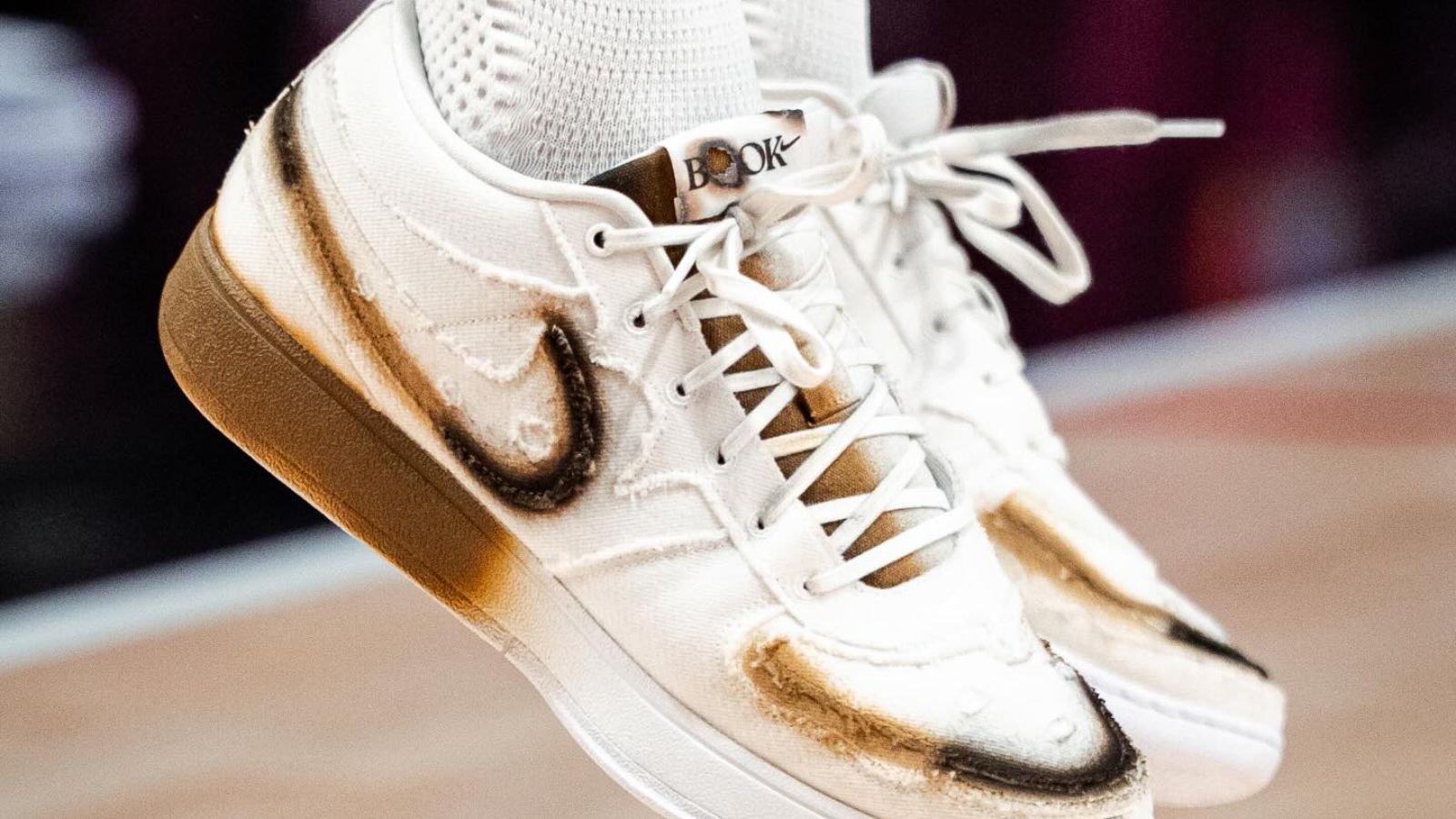 Hinh anh 6: Nike Book 1 'Torched' phien ban cuoi cung cua Devin Booker voi mau sac lua Phoenix