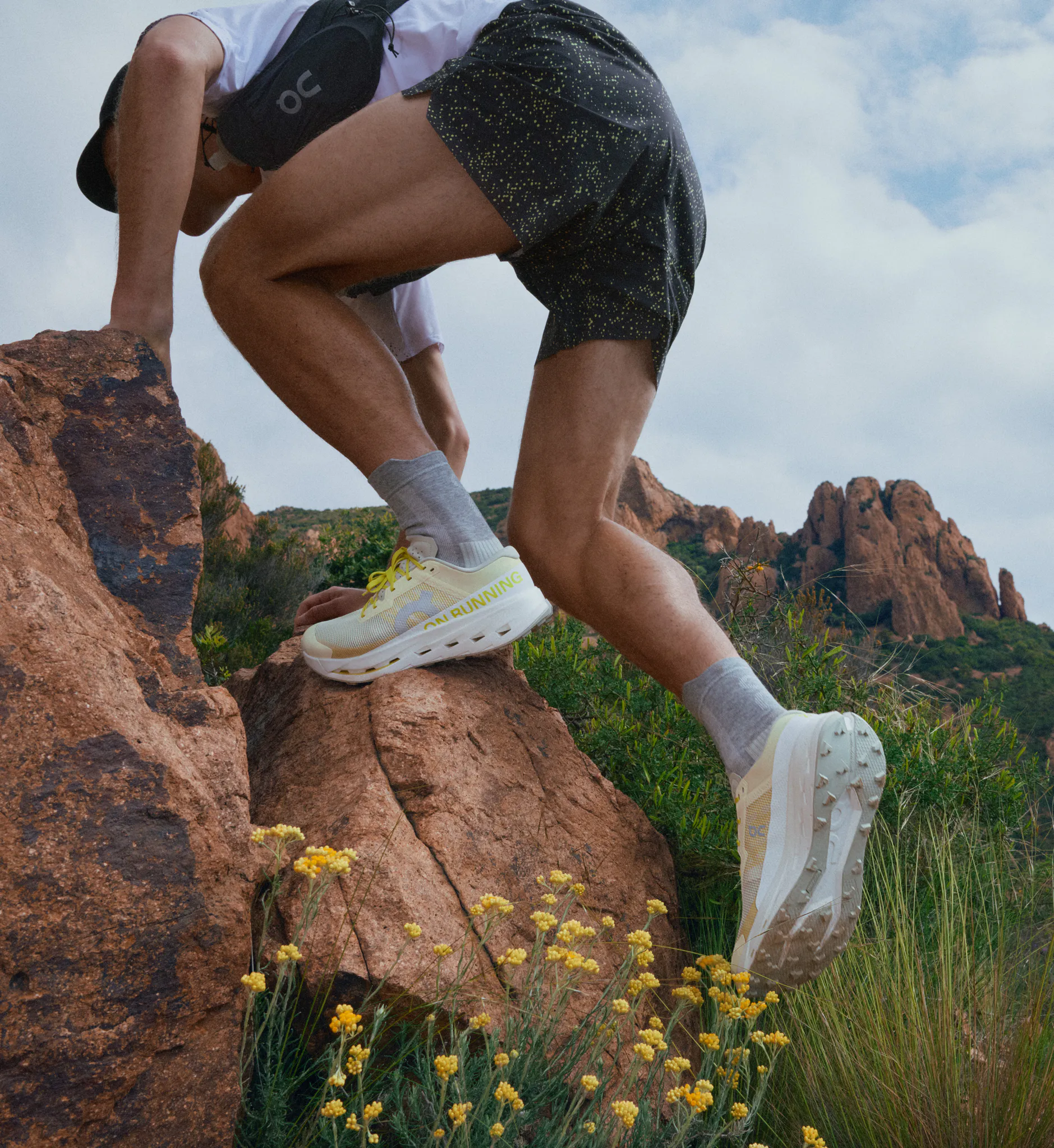 Hinh anh 4: Giay chay trail On Cloudultra Pro tren duong mon