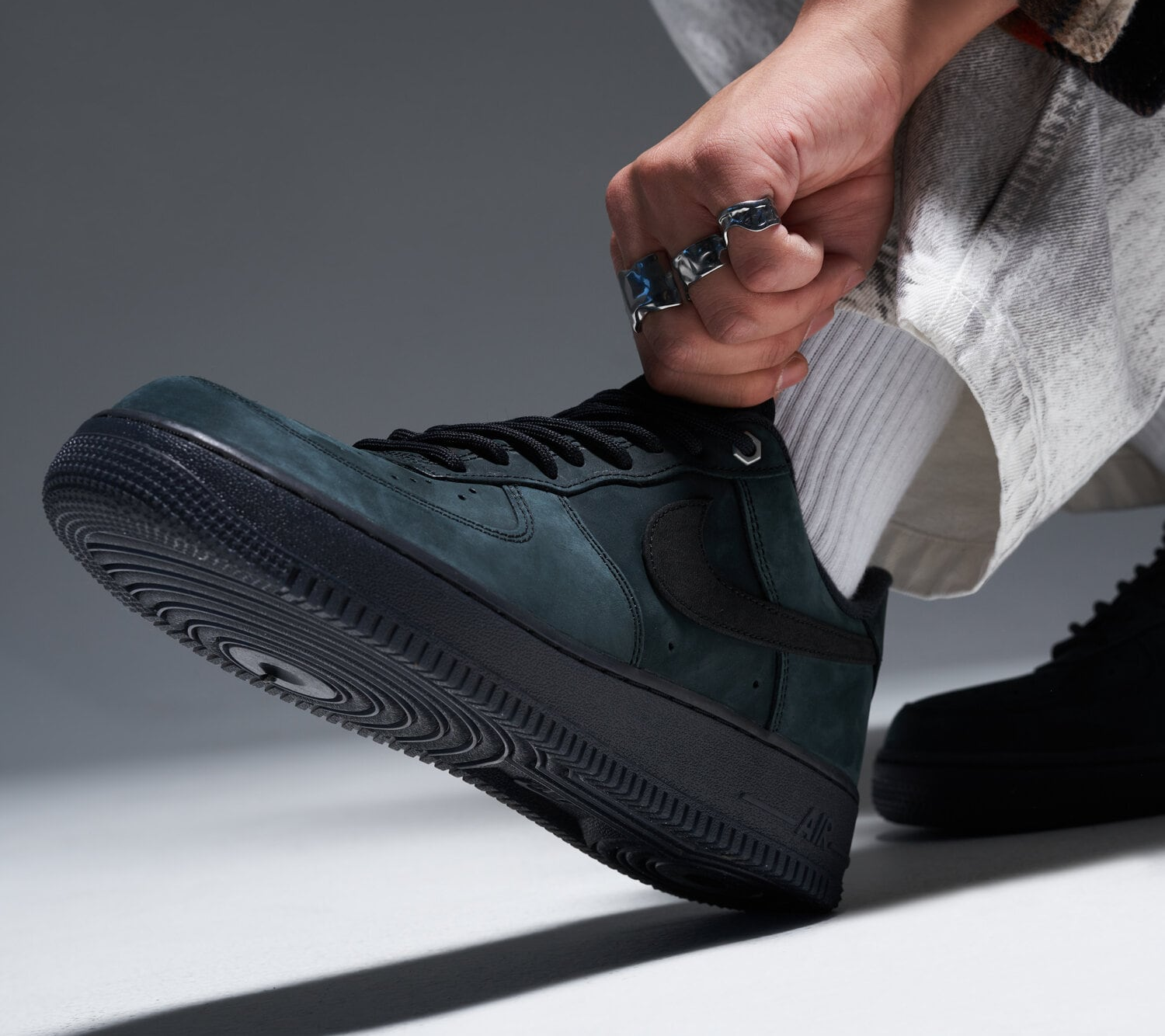 Alternative view of Giày Nike Air Force 1 Low 'Black Nubuck' CJ9179-001