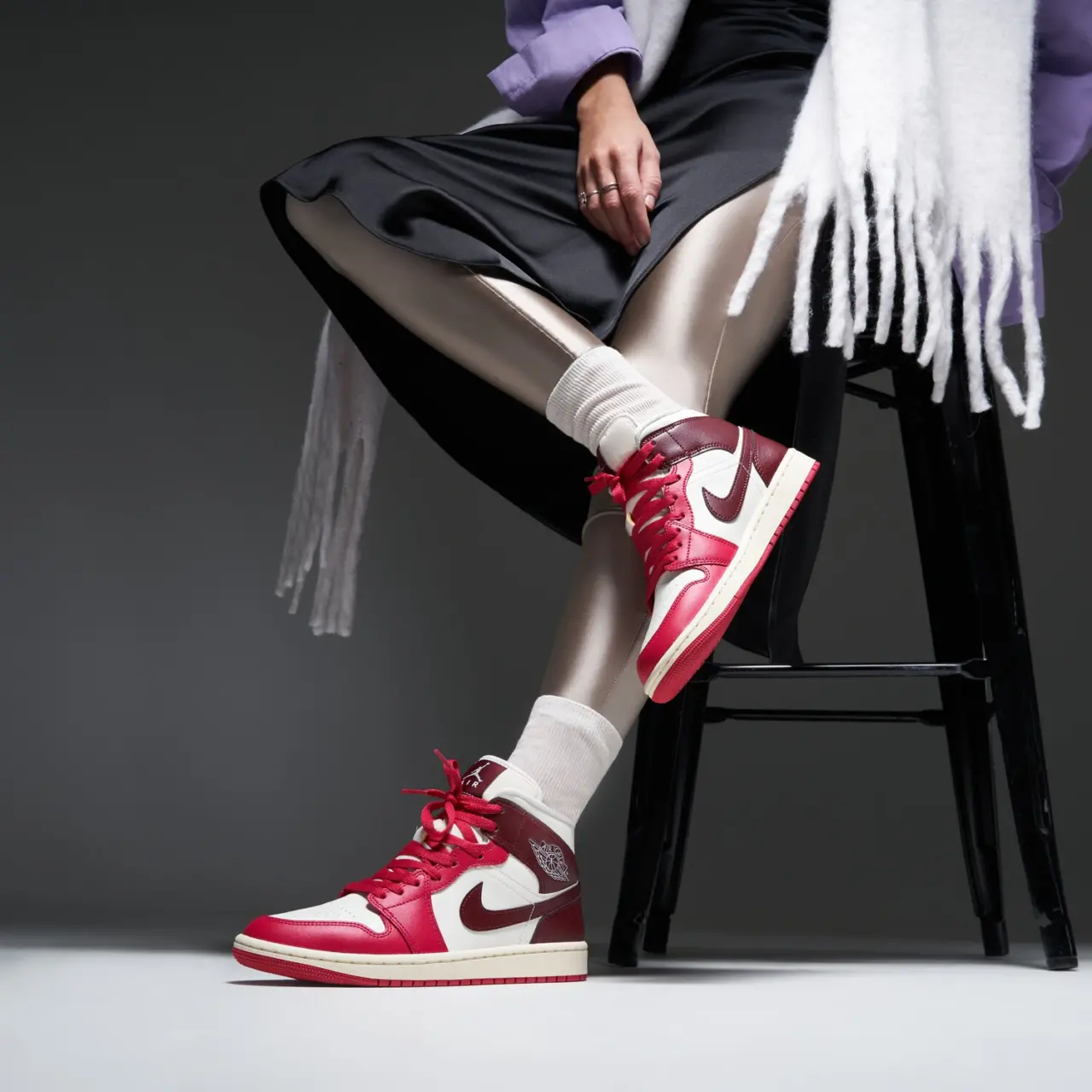 Alternative view of Giày Nike Air Jordan 1 Mid 'Sail Mystic Hibiscus' BQ6472-119