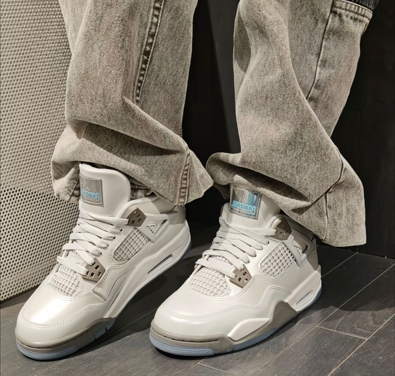Alternative view of Giày Nike Air Jordan 4 Retro 'Photon Dust Blue Chill' HV4401-014