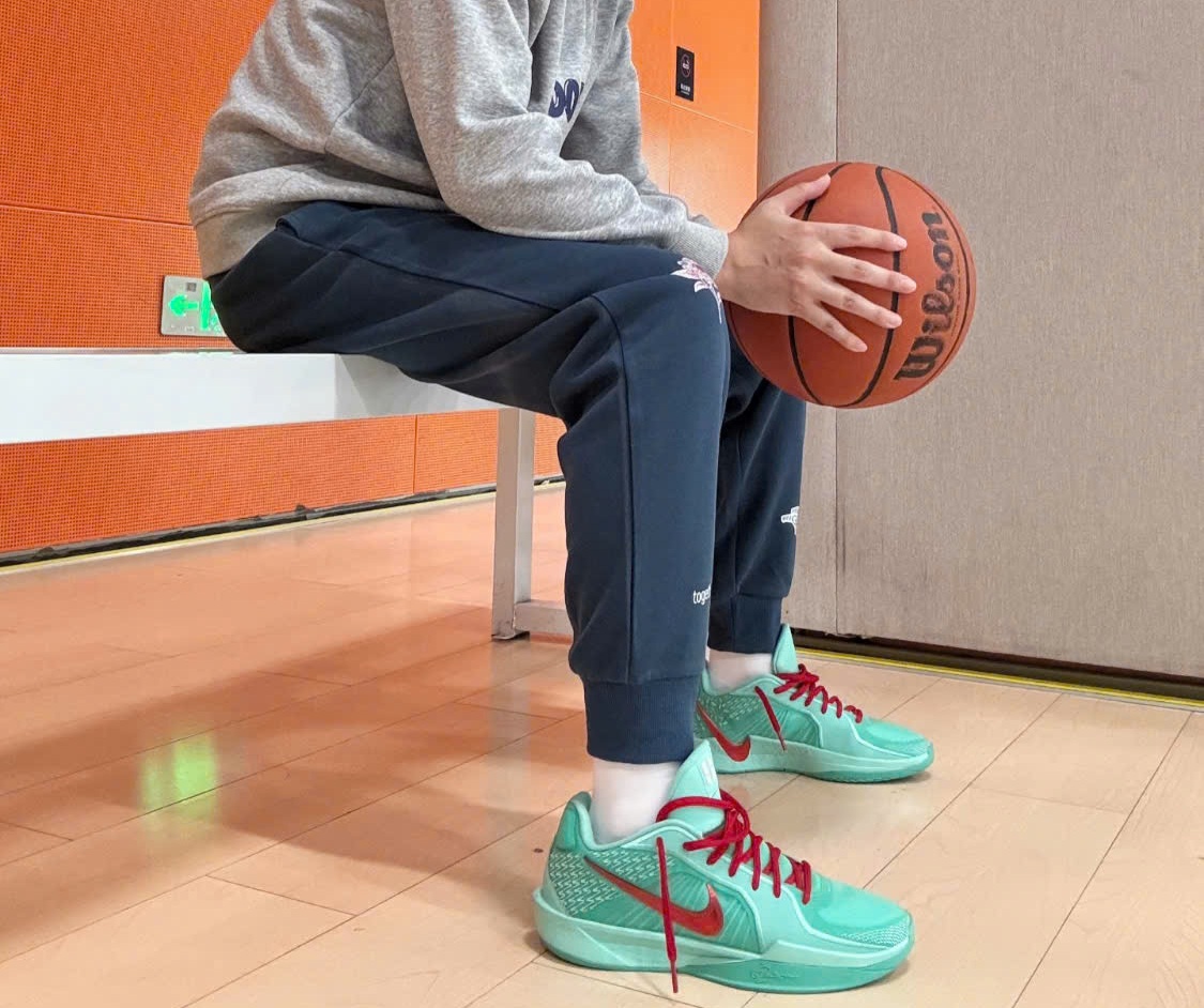 Alternative view of Giày Nike Sabrina 3 ‘Green Shock’ II3986-300