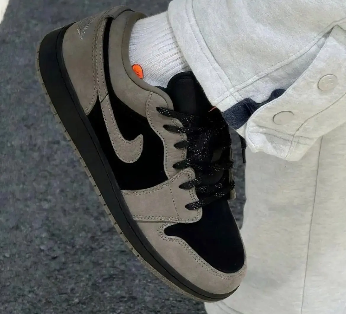 Alternative view of Giày Nike Air Jordan 1 Low SE 'Beige' IB7111-005