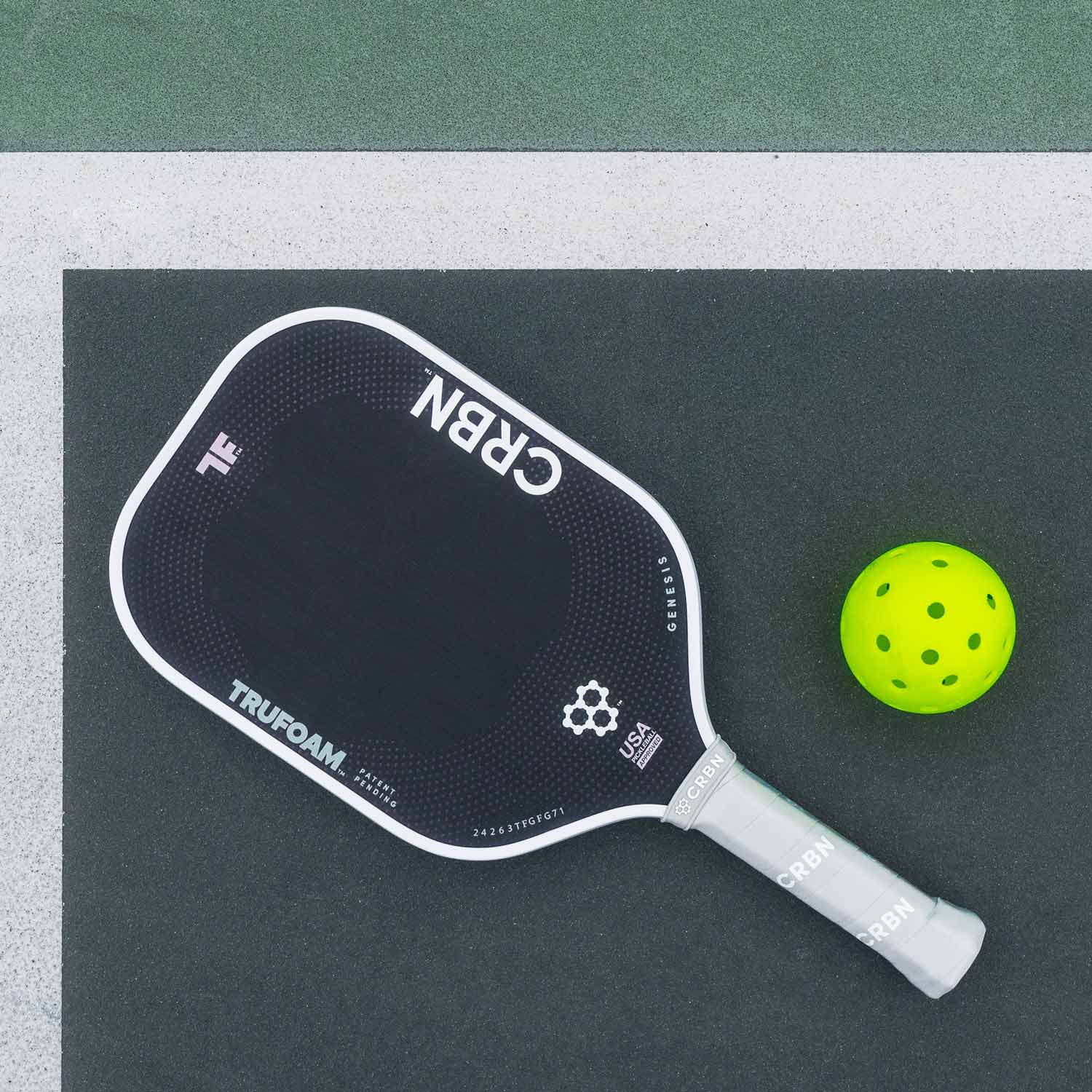 Hinh anh 2: Hinh anh vot pickleball Gen 4 voi cong nghe Full Foam Core va Solid Carbon Core.