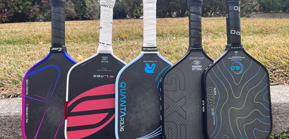 Hinh anh vot pickleball Gen 4 voi cong nghe Full Foam Core va Solid Carbon Core.