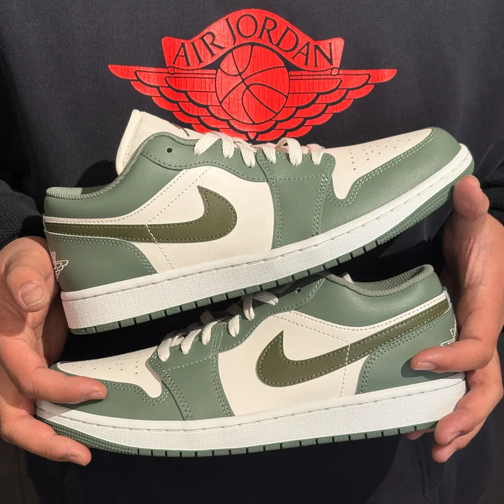 Alternative view of Giày Nike Air Jordan 1 Low 'Medium Olive' 553558-300