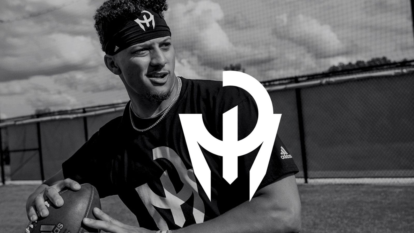 Hinh anh 1: Patrick Mahomes ky hop dong gia han voi adidas, mo rong dong san pham signature